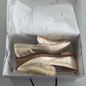 NWB Aldo Gold Focal Loafers, Size 7.5